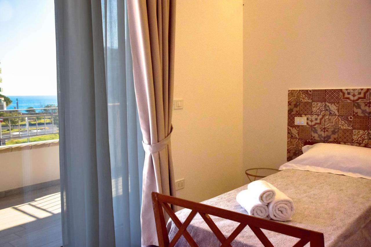 Accomodati B&B 마리나디지오이사이오니카 외부 사진