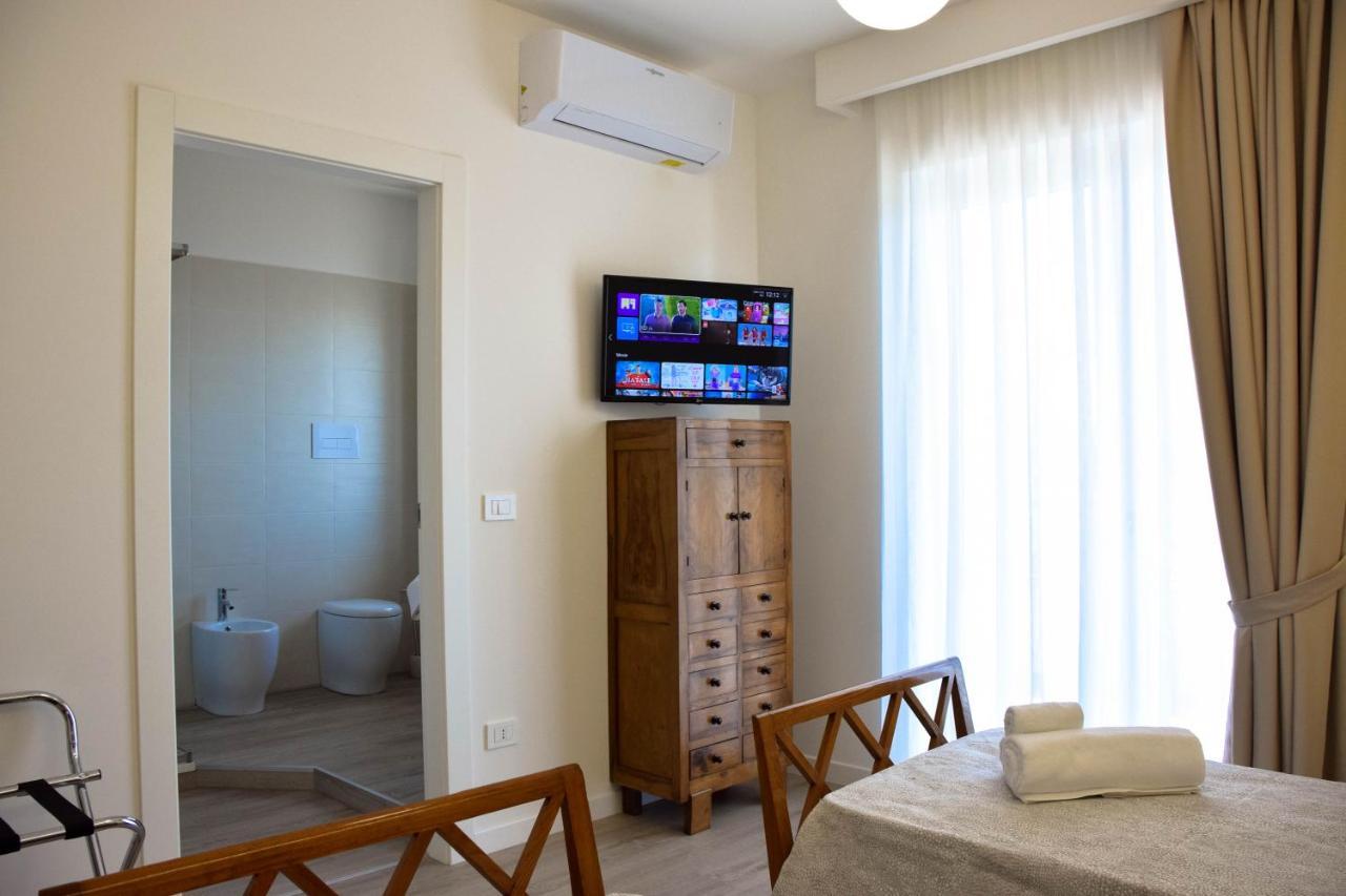 Accomodati B&B 마리나디지오이사이오니카 외부 사진